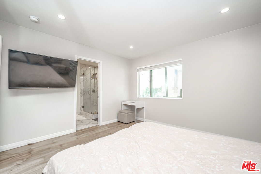 29846 Grandifloras Rd