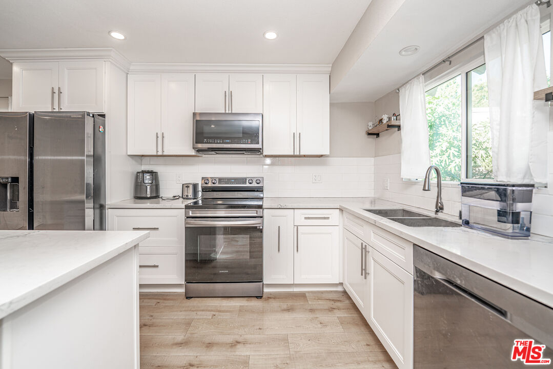 29846 Grandifloras Rd