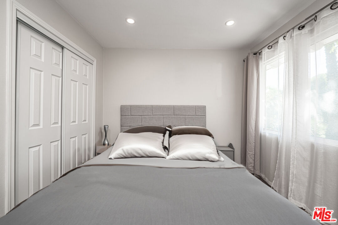 29846 Grandifloras Rd