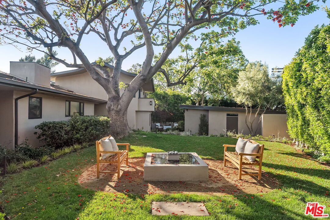 7840 Torreyson Dr