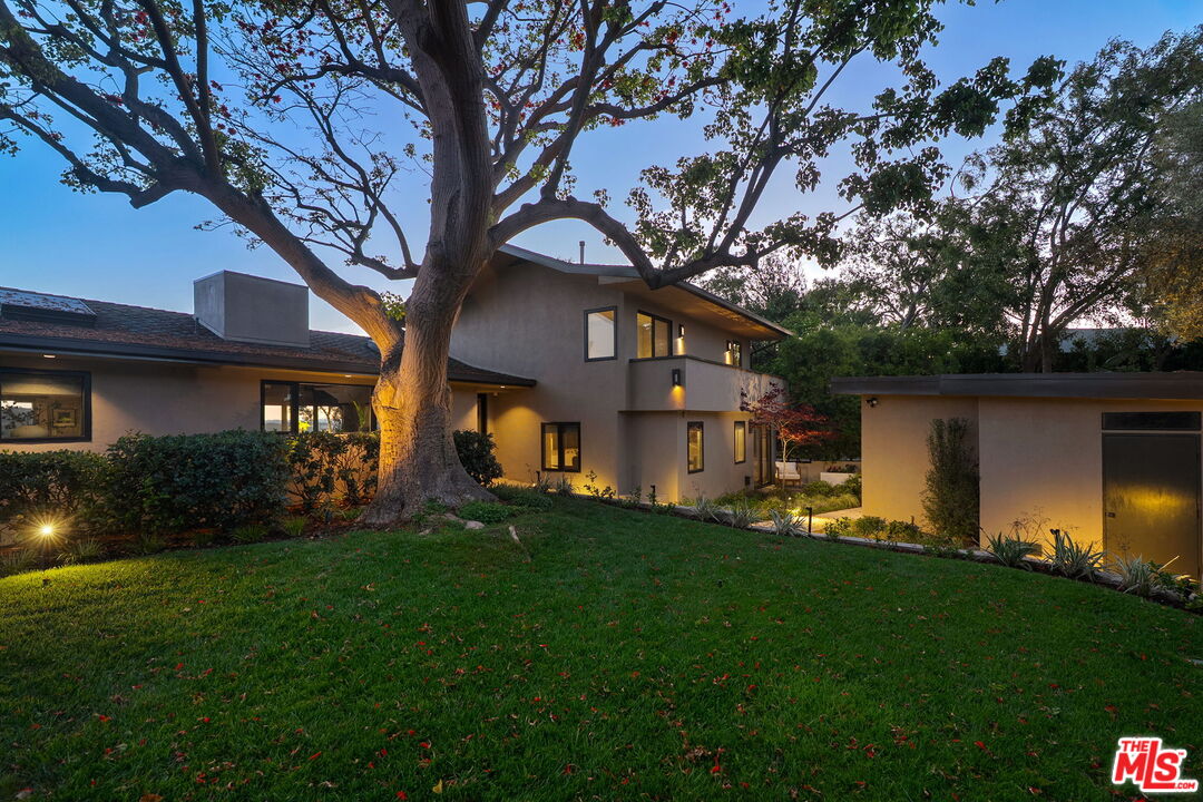 7840 Torreyson Dr