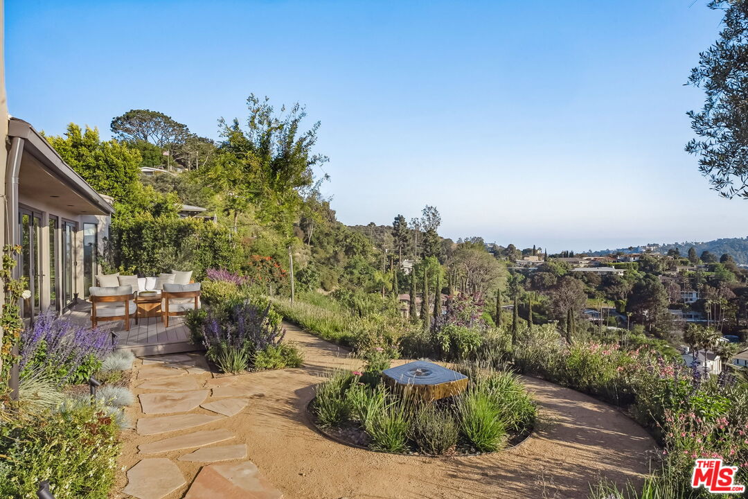 7840 Torreyson Dr