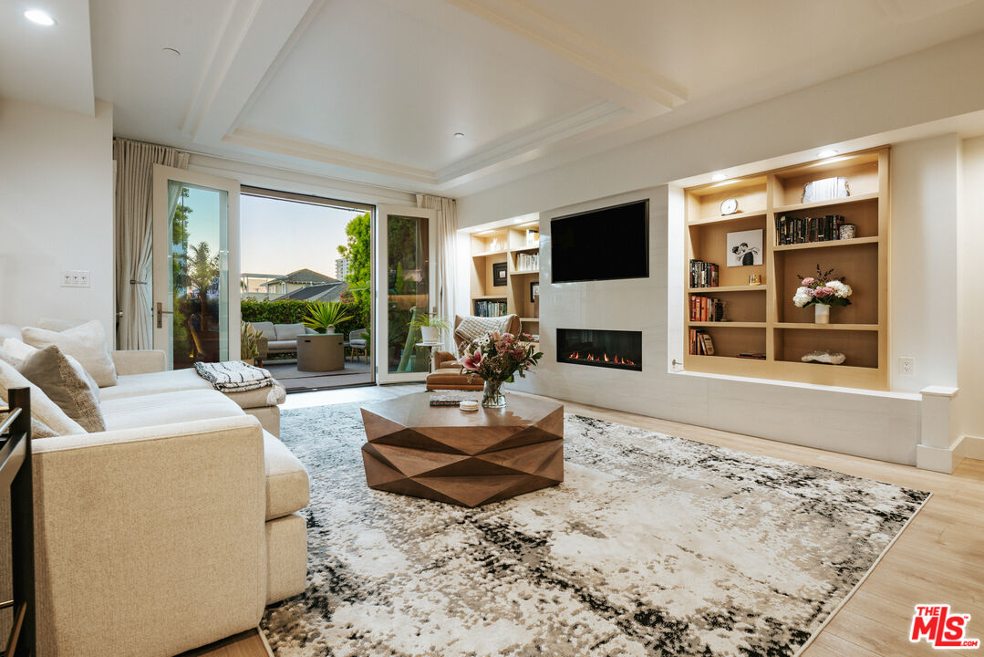 2817 3rd St Unit: 4