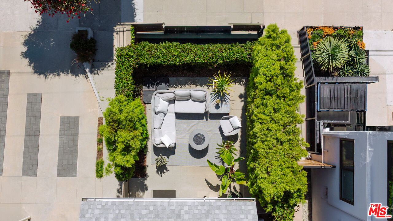 2817 3rd St Unit: 4