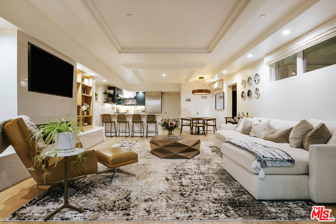 2817 3rd St Unit: 4