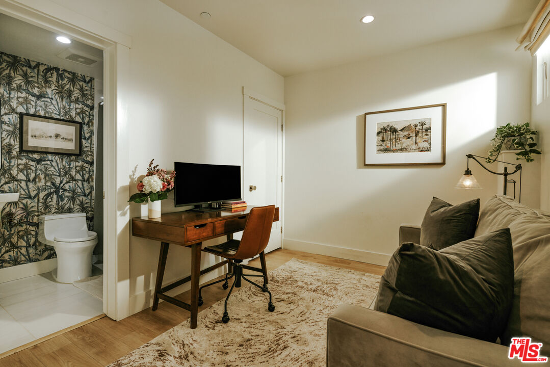 2817 3rd St Unit: 4