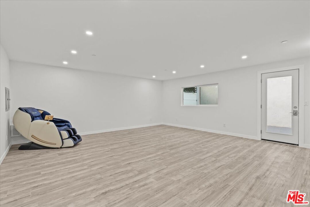 8600 Farralone Avenue