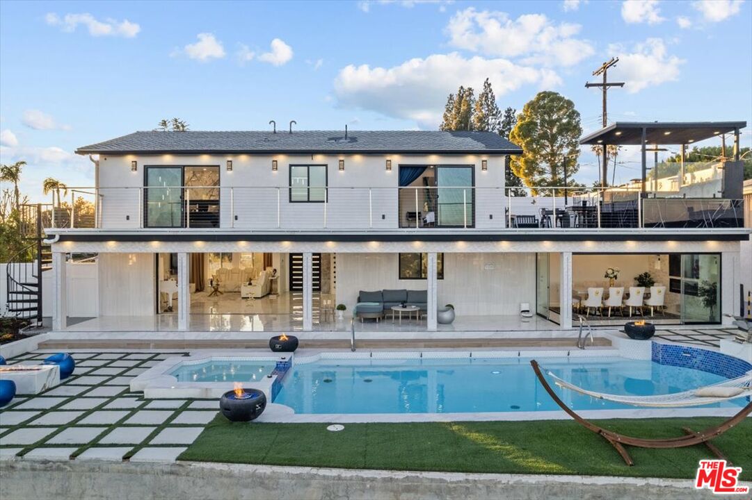 8600 Farralone Avenue