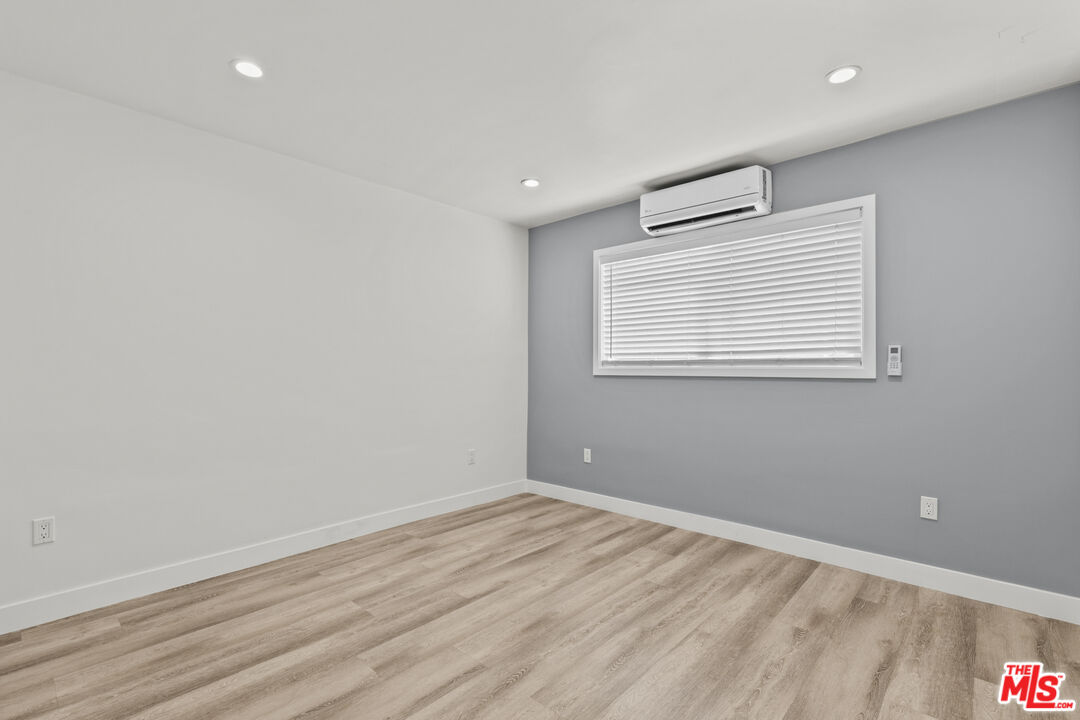 6350 Willoughby Ave Unit: #5