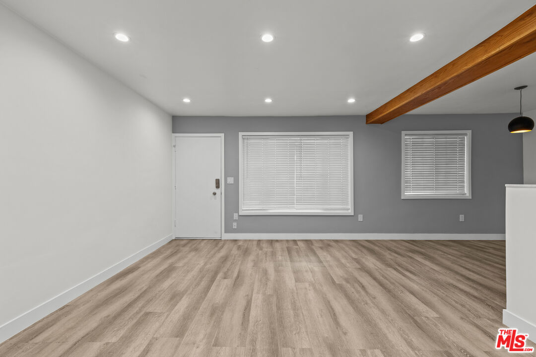 6350 Willoughby Ave Unit: #5