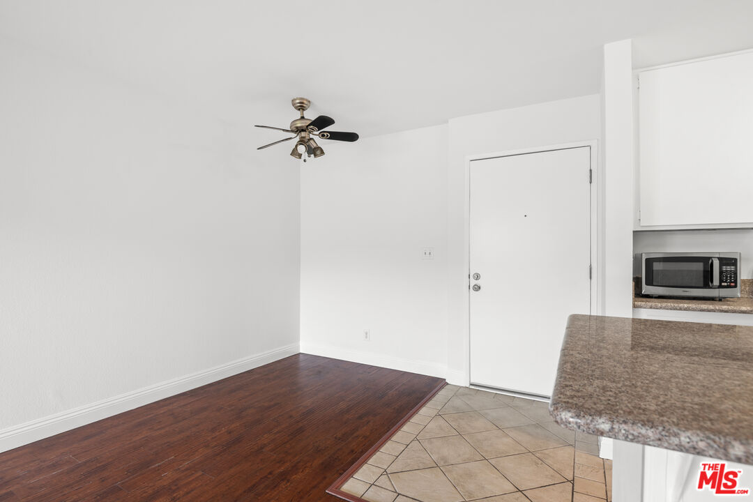 320 S Ardmore Ave Unit: 205