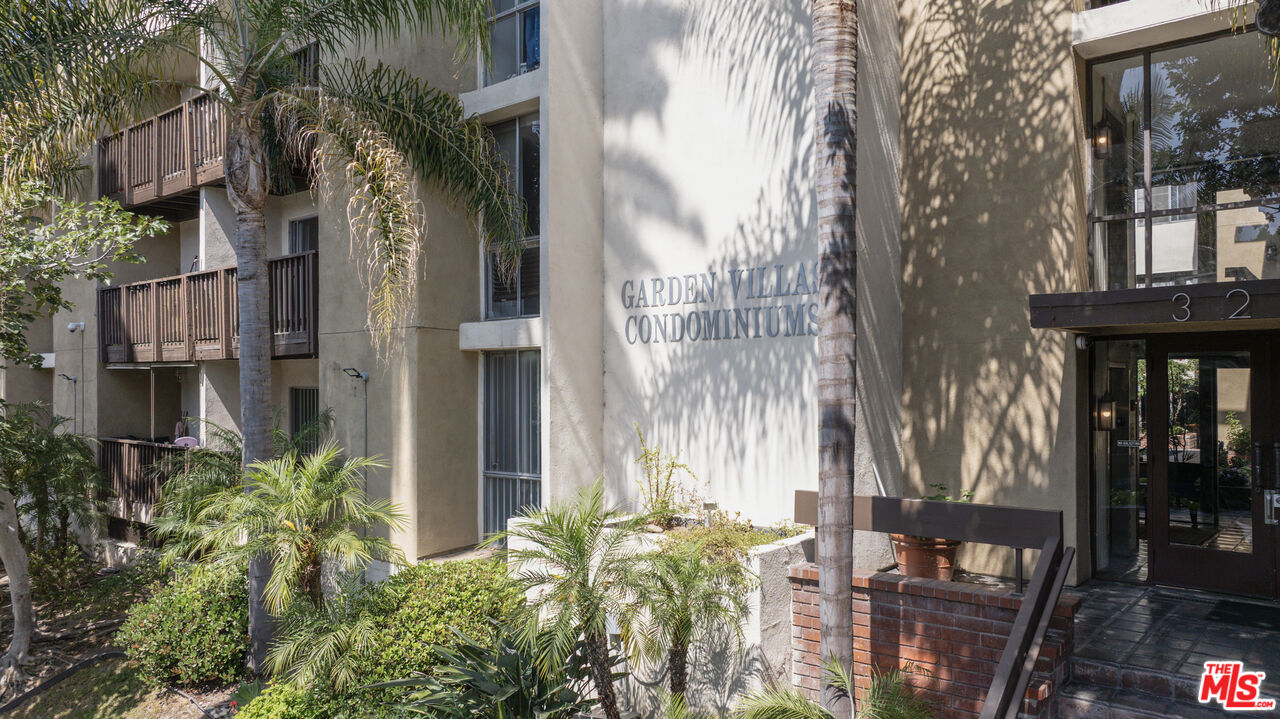 320 S Ardmore Ave Unit: 205