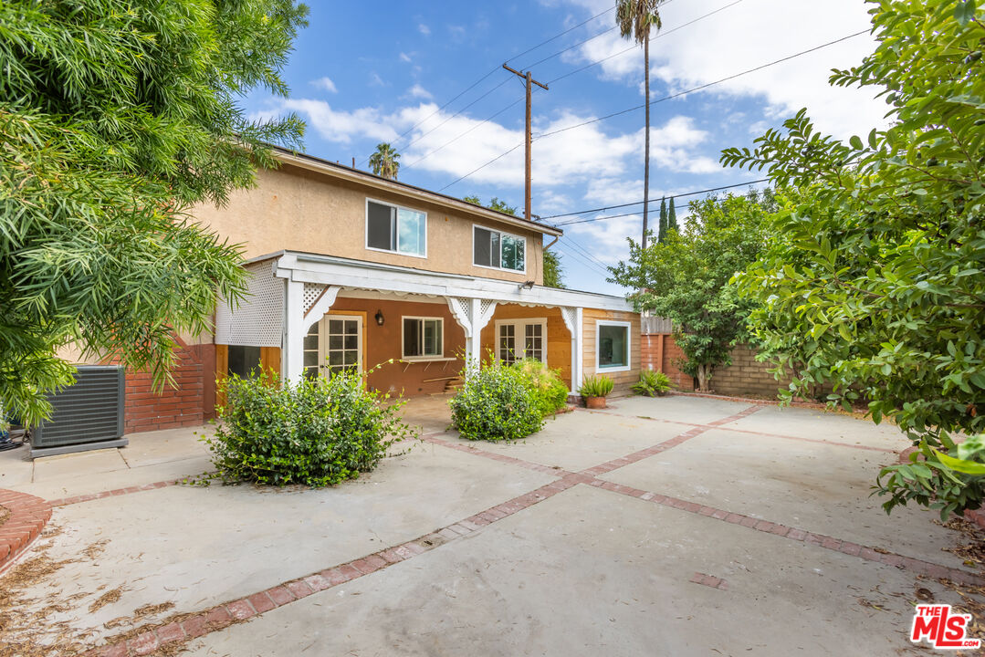 7701 Comanche Avenue