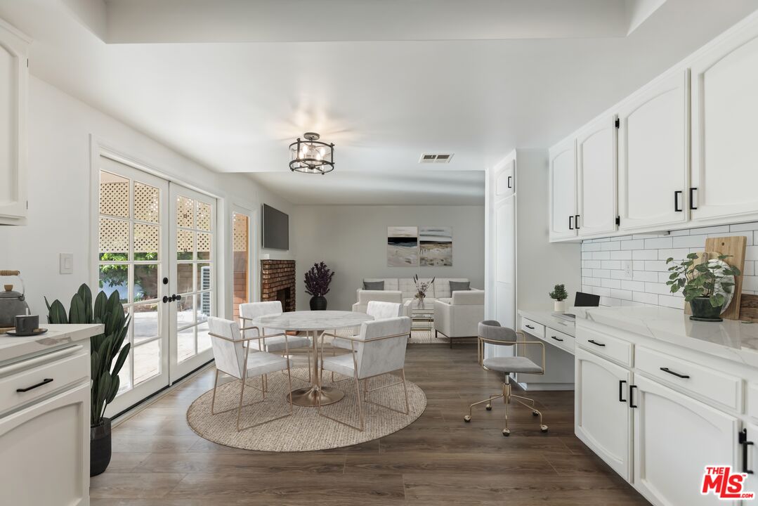 7701 Comanche Avenue