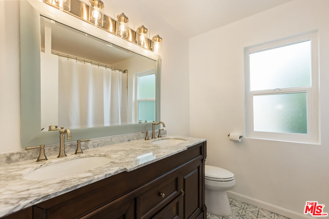 7701 Comanche Avenue