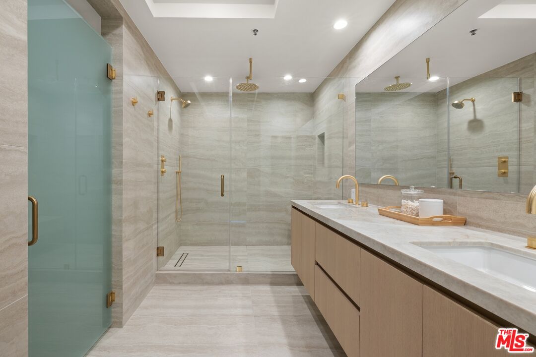 2122 Century Park Ln Unit: 109