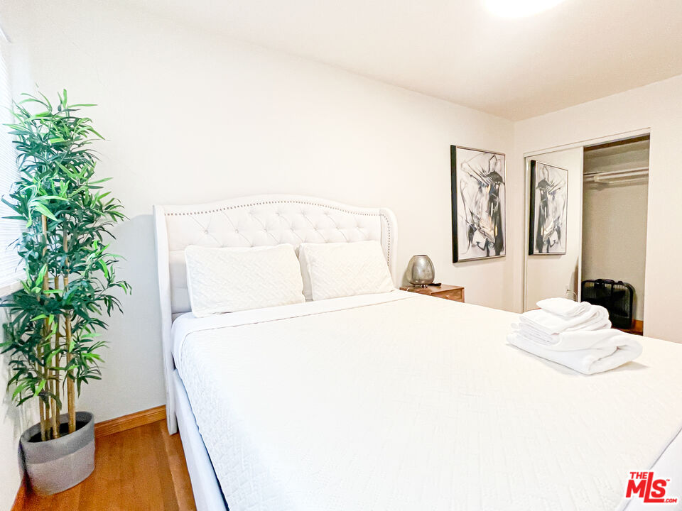 1169 Amherst Ave