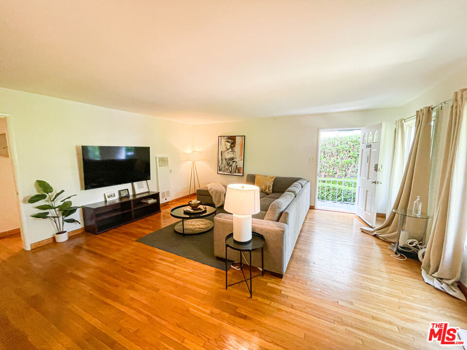 1169 Amherst Ave
