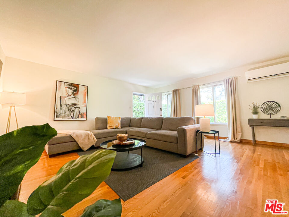 1169 Amherst Ave