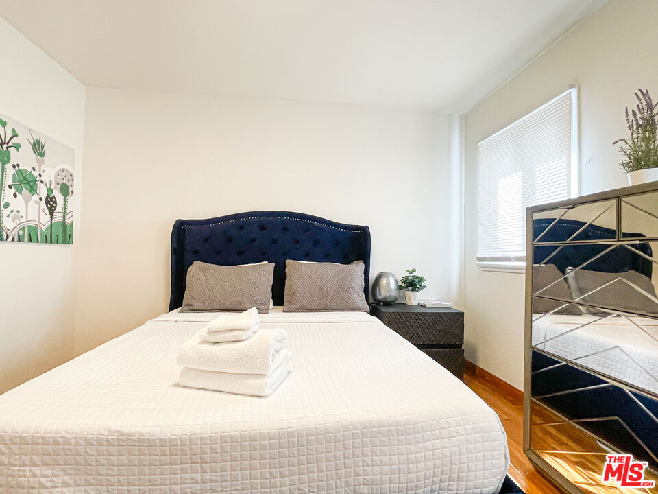 1169 Amherst Ave