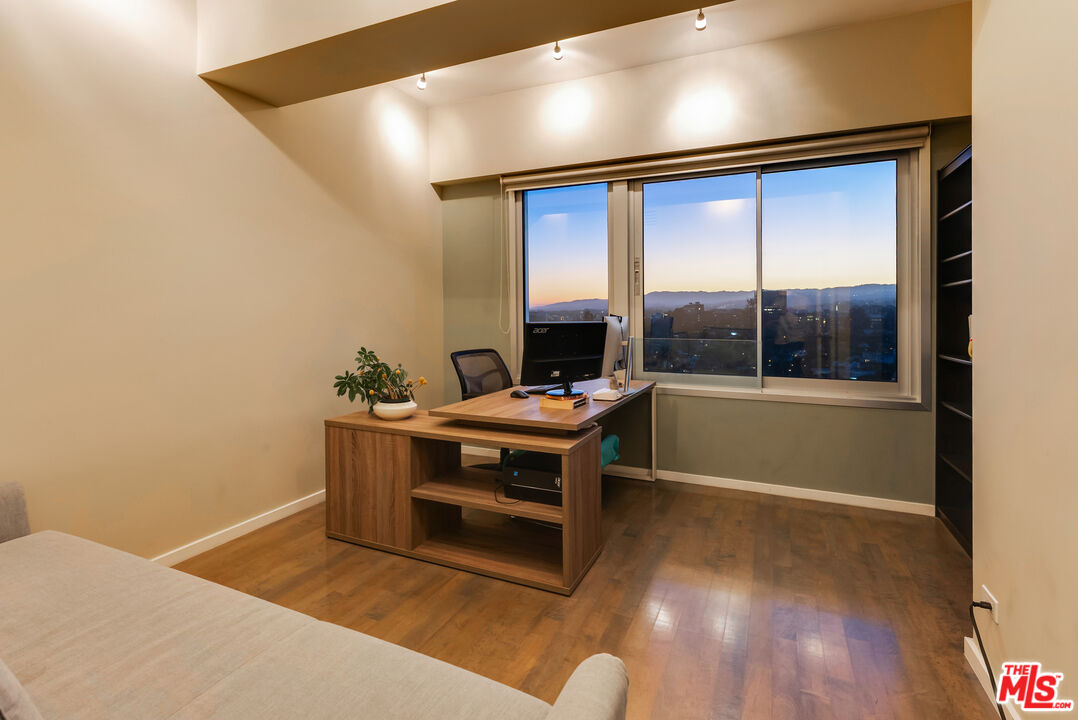10501 Wilshire Blvd Unit: 1902