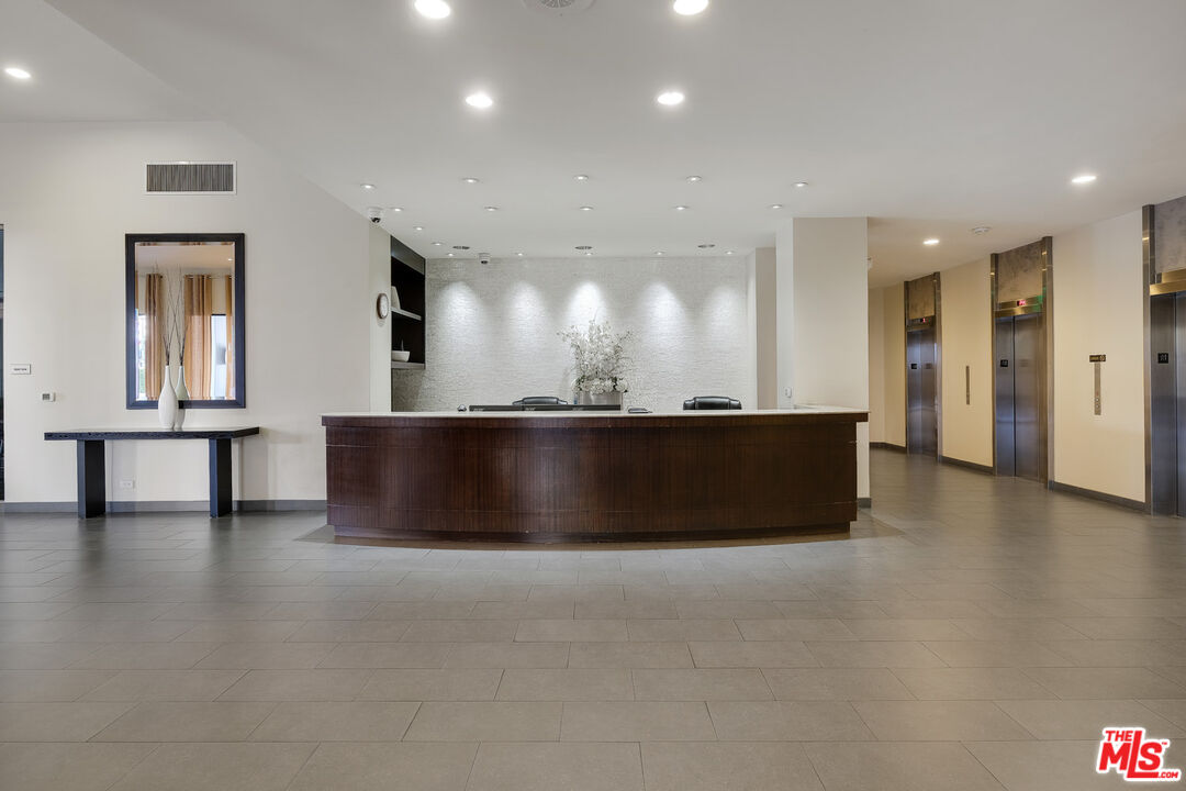 10501 Wilshire Blvd Unit: 1902