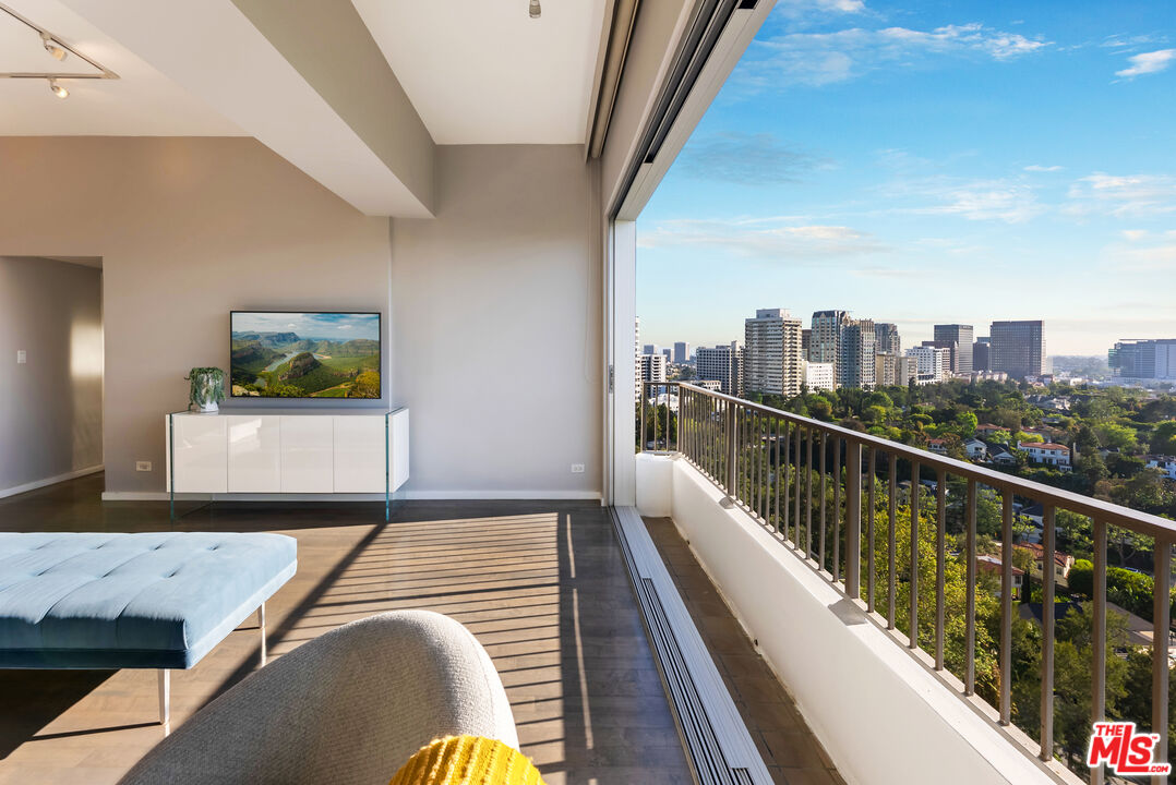 10501 Wilshire Blvd Unit: 1902