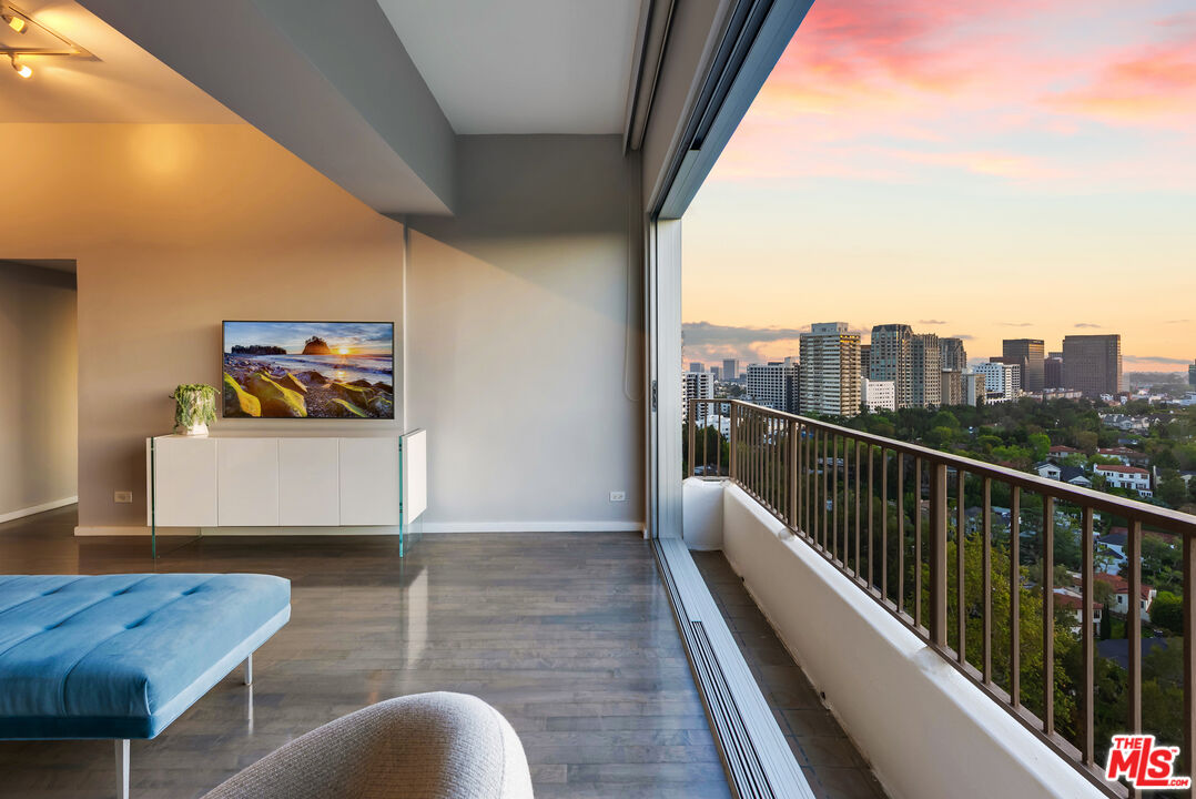 10501 Wilshire Blvd Unit: 1902