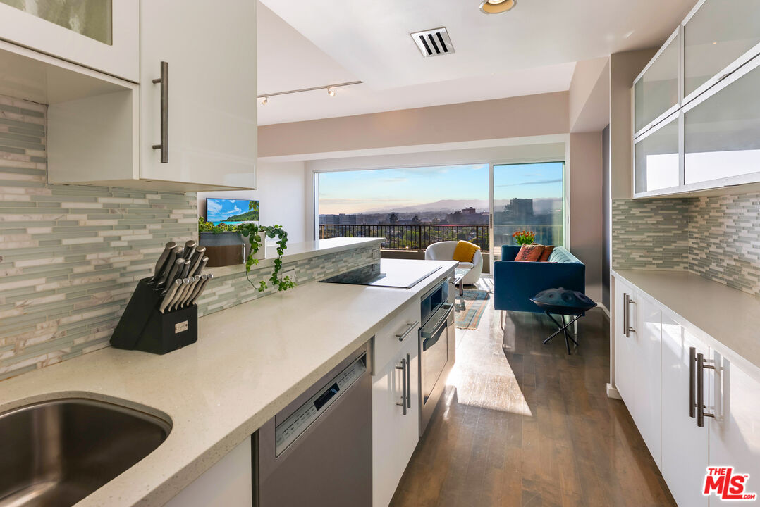 10501 Wilshire Blvd Unit: 1902