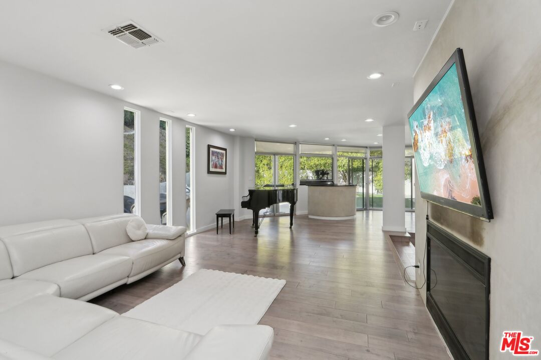 15539 Hamner Dr