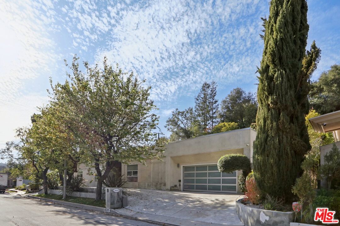 15539 Hamner Dr
