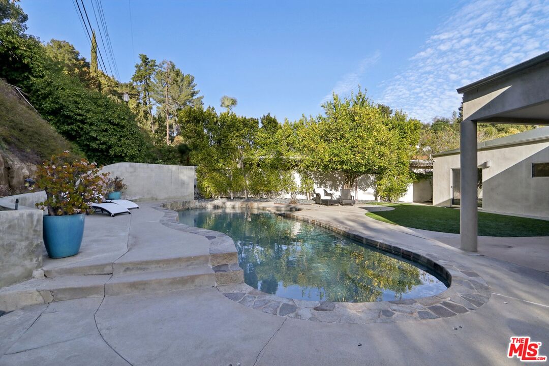 15539 Hamner Dr