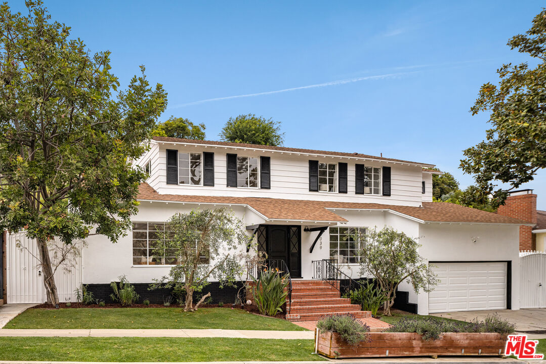 4039 Fairway Blvd