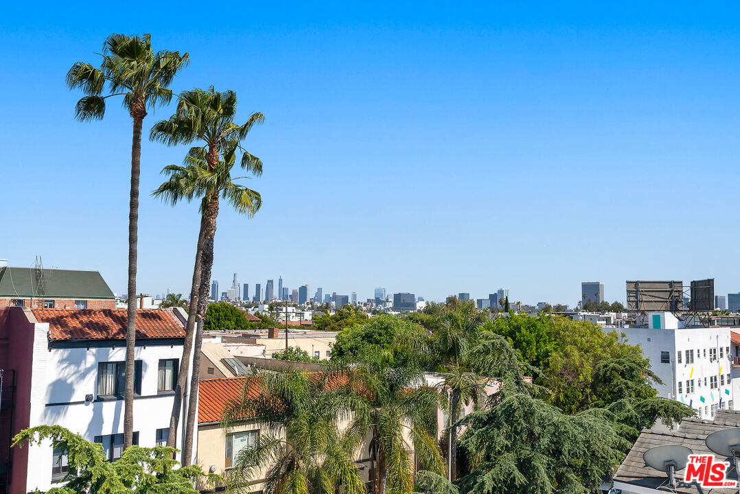 733 N Gramercy Place