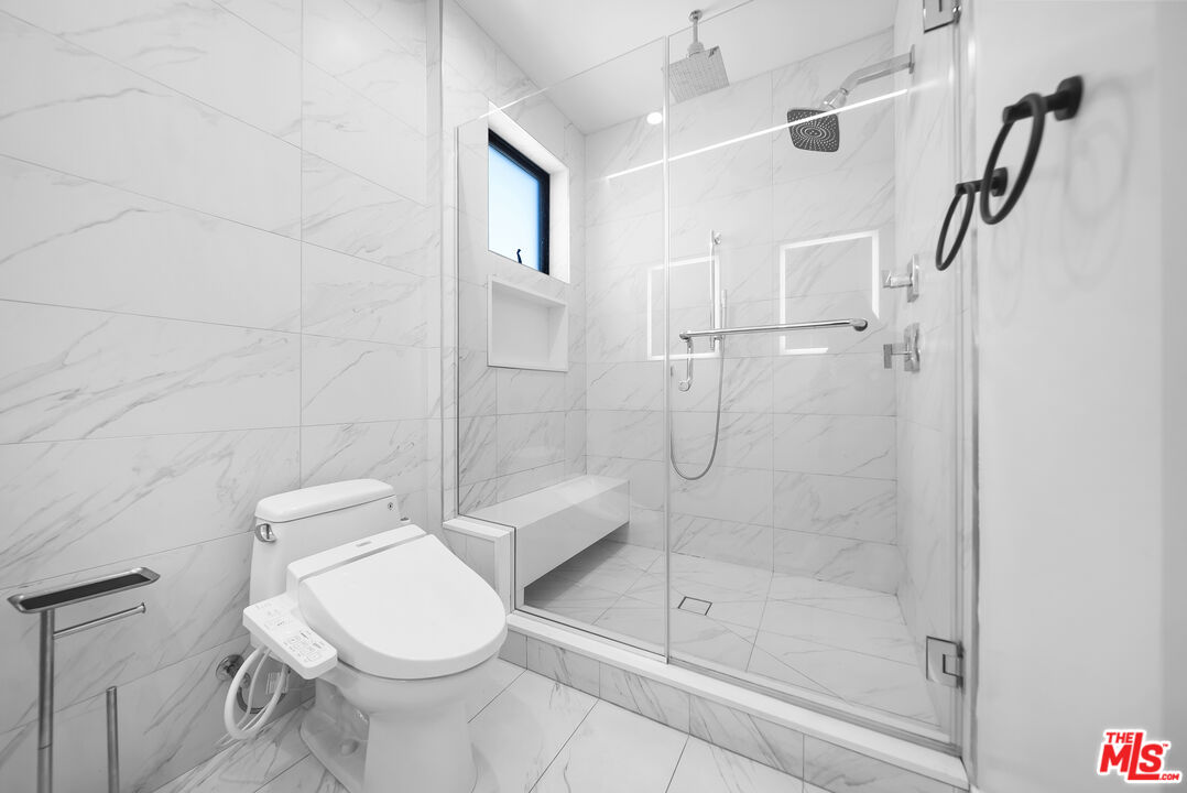 733 N Gramercy Place