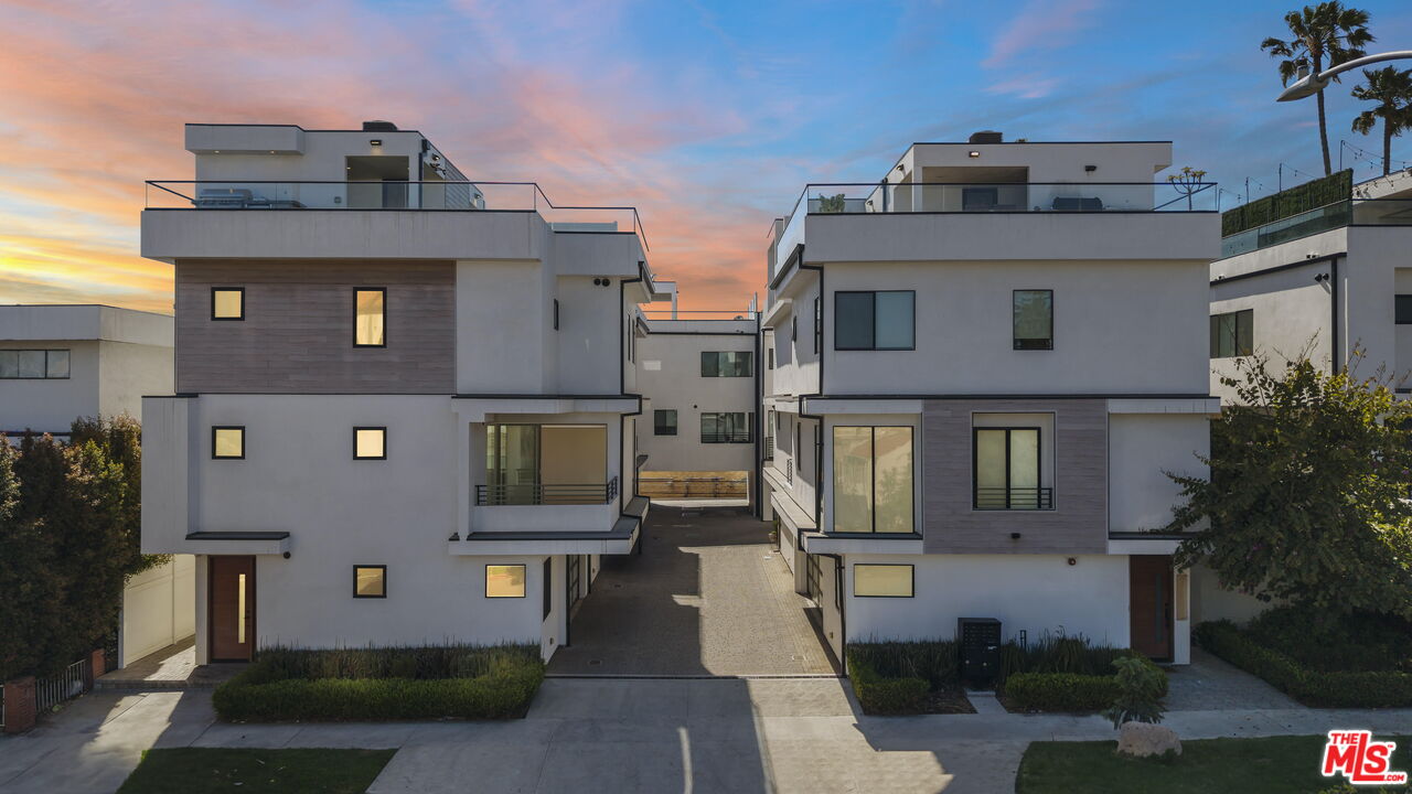 733 N Gramercy Place