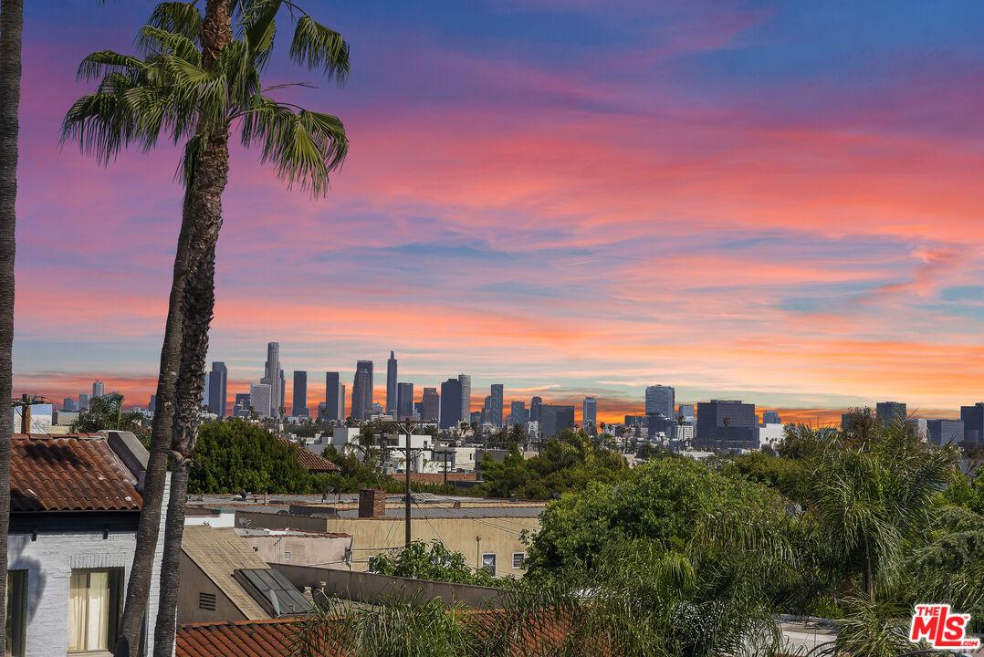 733 N Gramercy Place