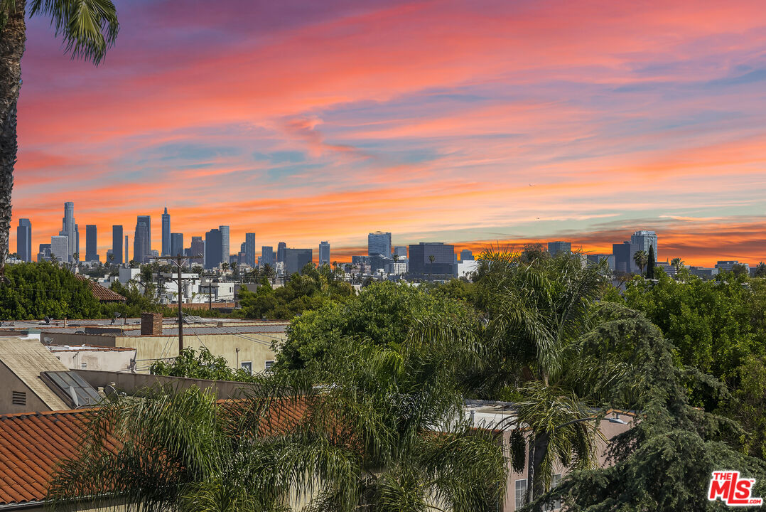 733 N Gramercy Place