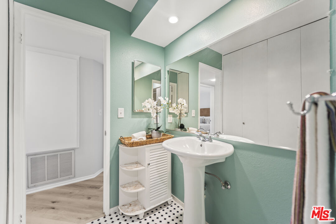 4589 Via Marisol Unit: 160