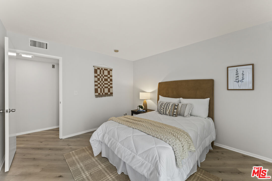 4589 Via Marisol Unit: 160