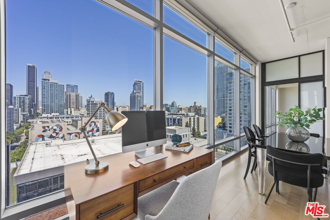 1100 S Hope St Unit: 1216