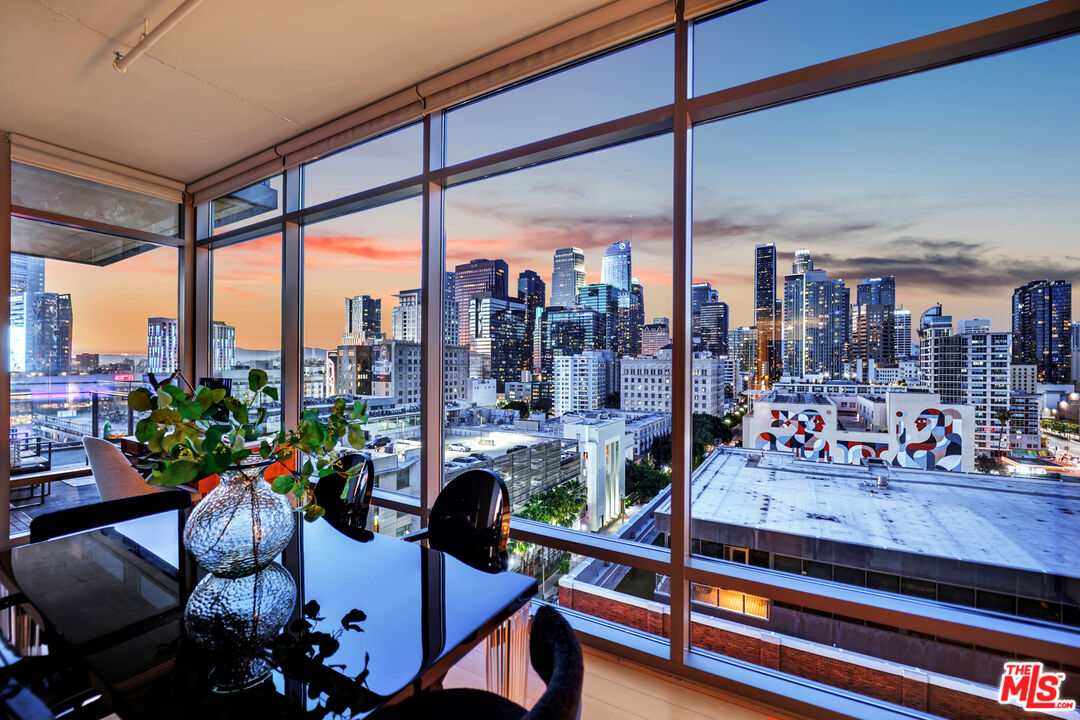1100 S Hope St Unit: 1216