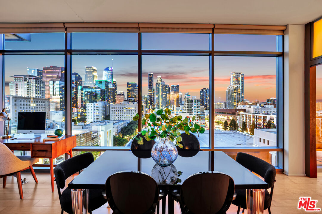 1100 S Hope St Unit: 1216