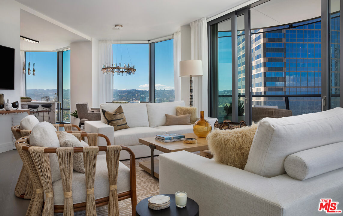 211 W Elm Ct Unit: 26C