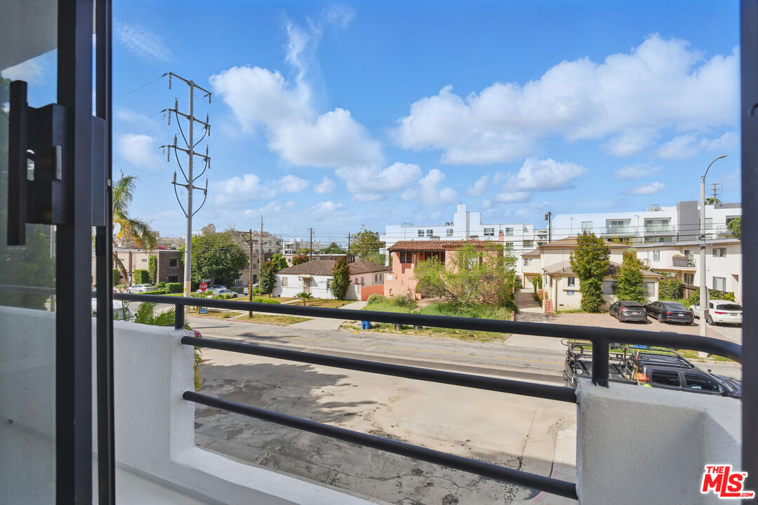 1826 Overland Ave Unit: 2