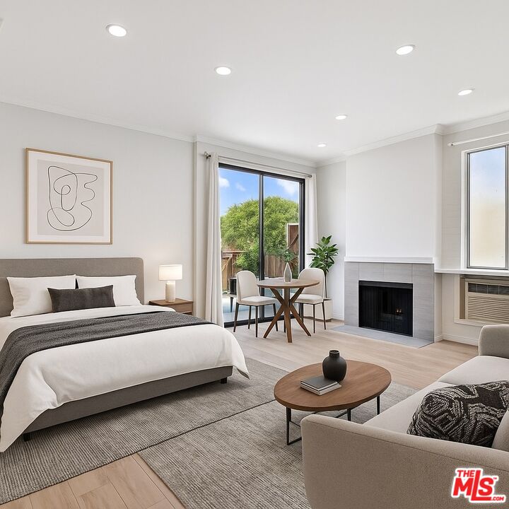 1826 Overland Ave Unit: 2