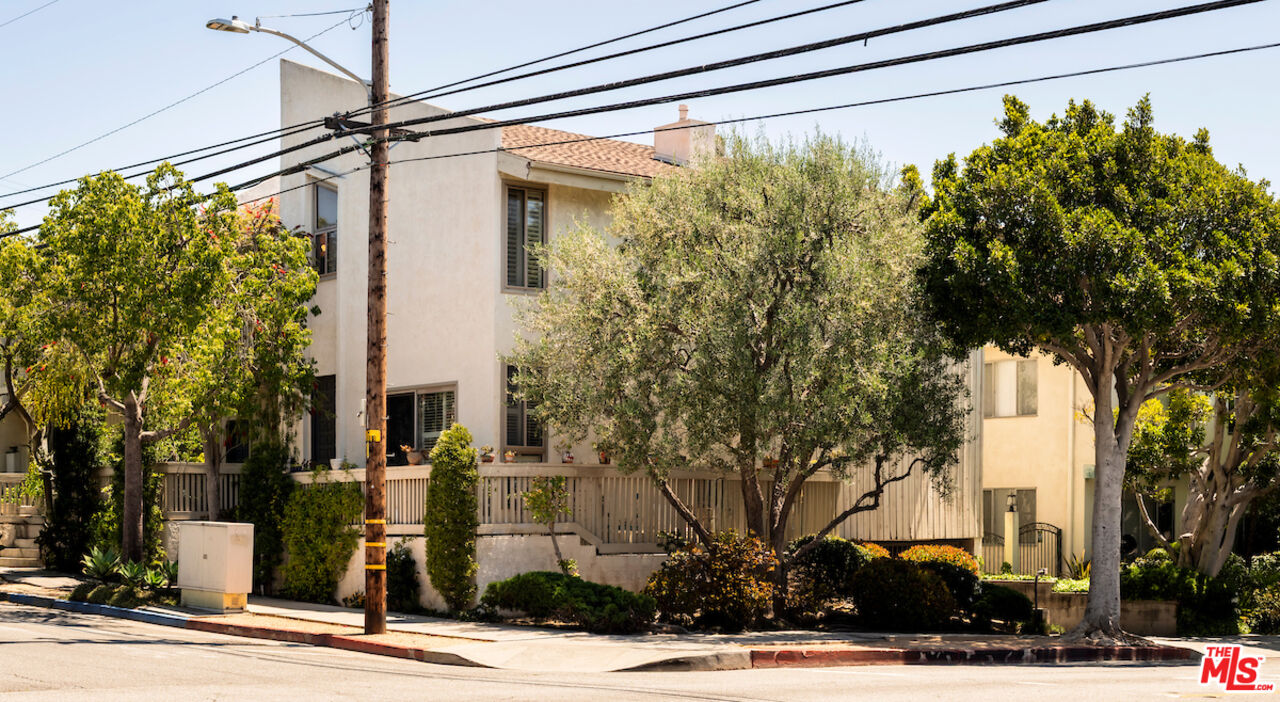 2002 California Ave Unit: 1