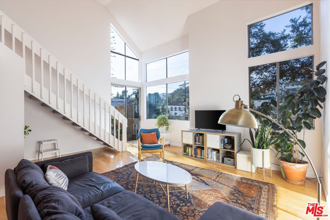 3315 Griffith Park Blvd Unit: 309