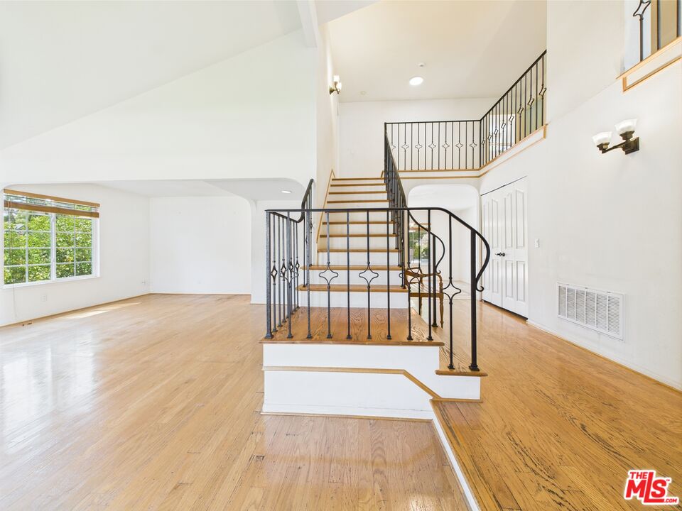 26065 Redbluff Dr