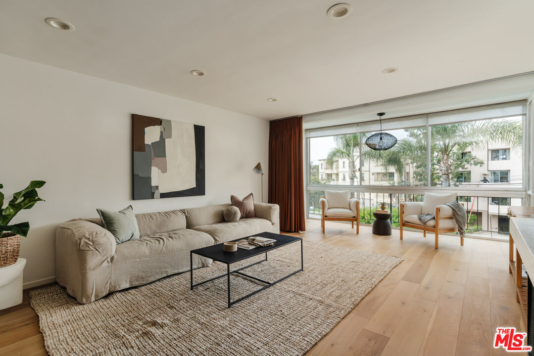 11687 Montana Ave Unit: 209